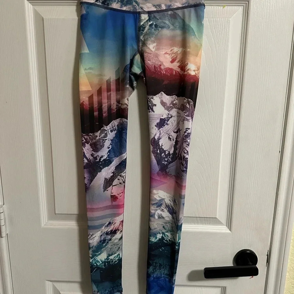 Aeropostale Live Love Dream Leggings with Mountains XS - Picture 2 of 5